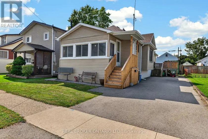 Semi-Detached/Link at 610 STEELE STREET, Port Colborne