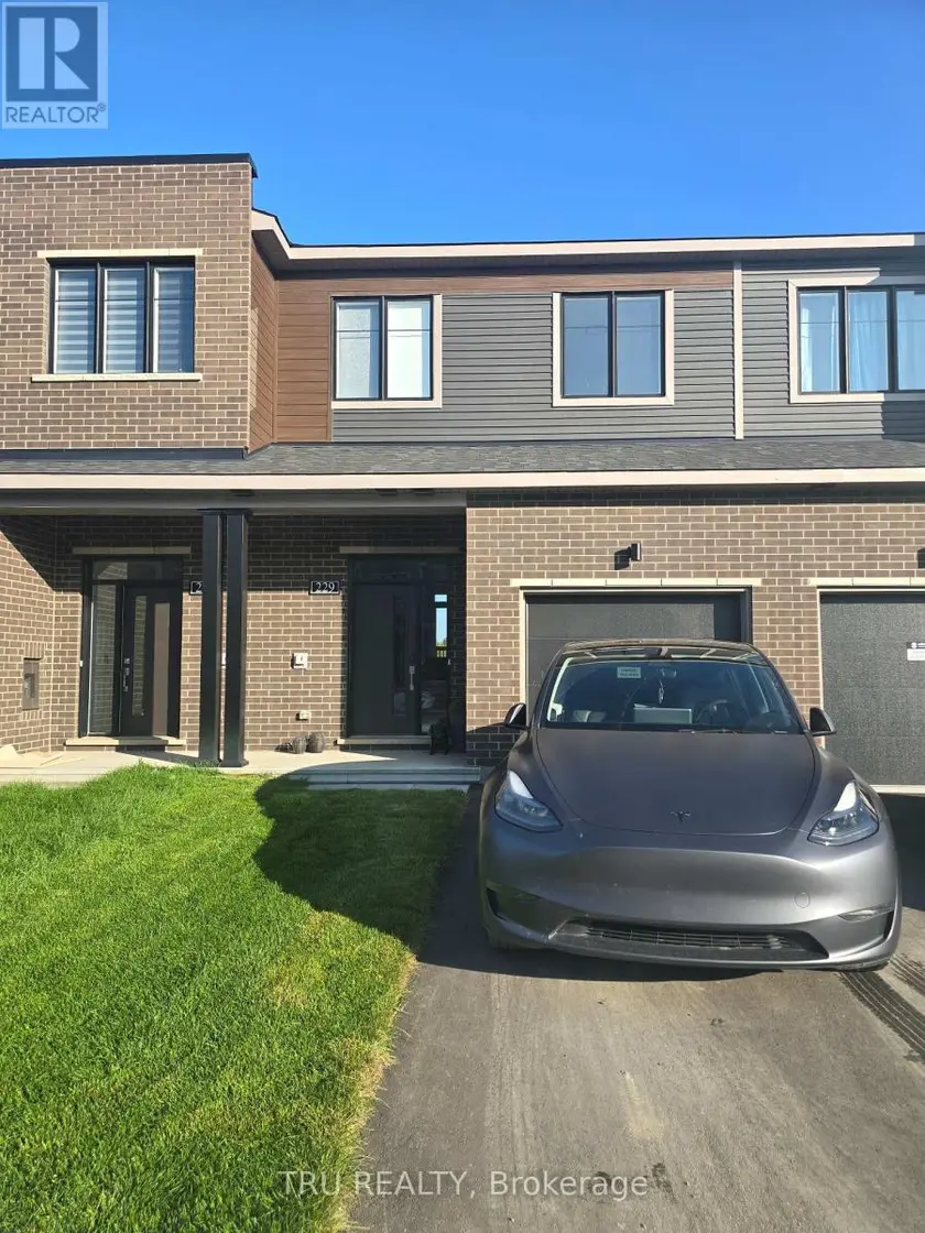 Townhouse at 229 BANKSIDE WAY, Ottawa