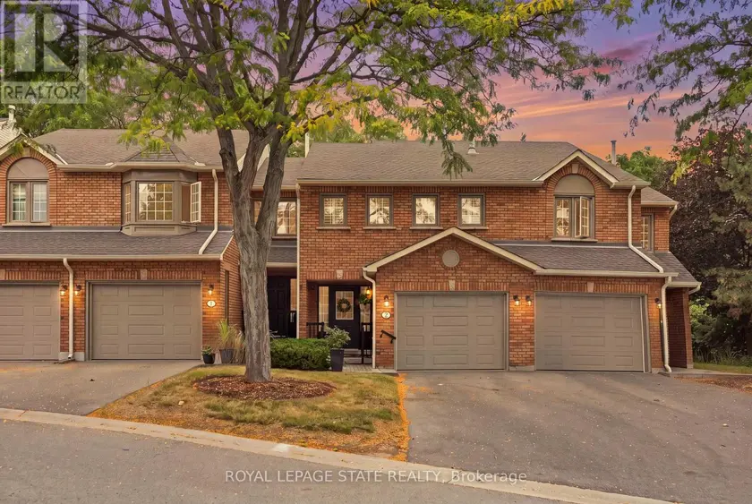 Townhouse at 2 - 14 HUNTINGWOOD AVENUE, Hamilton