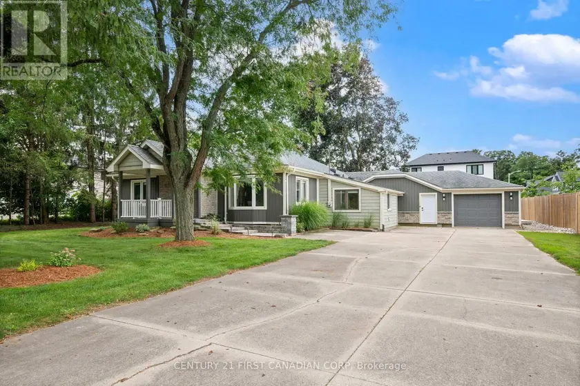 Detached at 22697 ADELAIDE ROAD, Strathroy-Caradoc