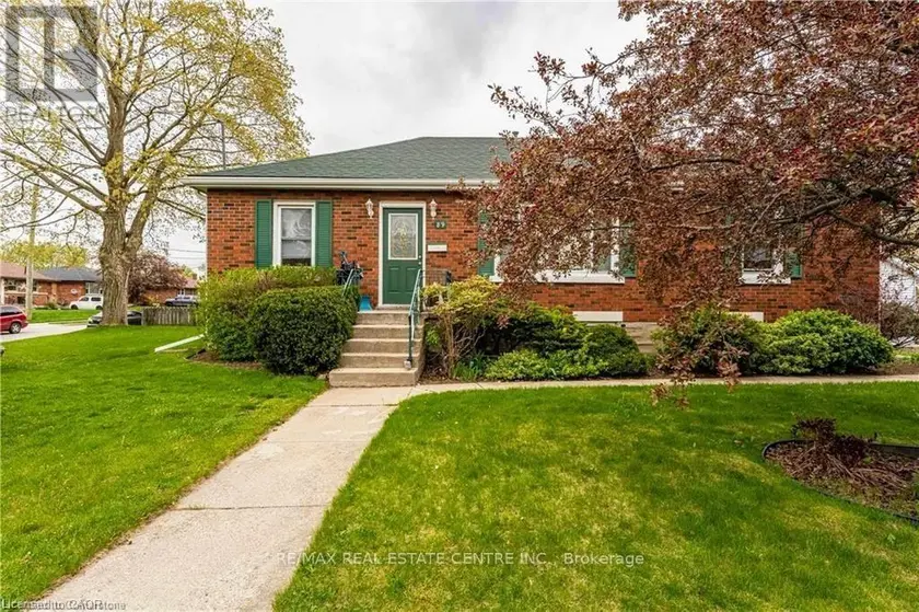 Detached at 89 ELGIN STREET N, Cambridge