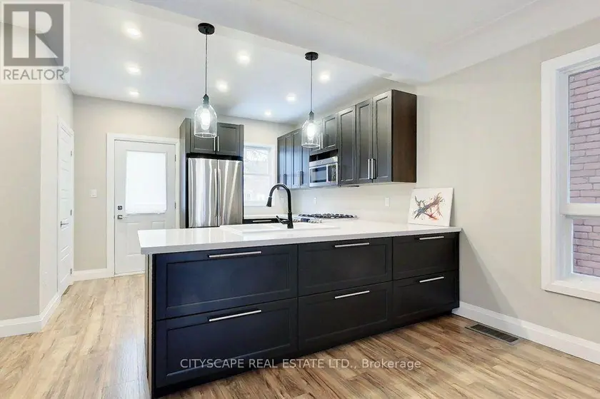 Detached at 39 HOLTON AVENUE N, Hamilton