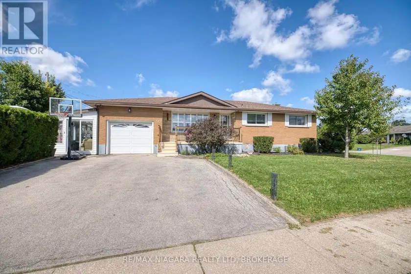 Detached at 121 GARON AVENUE, Welland