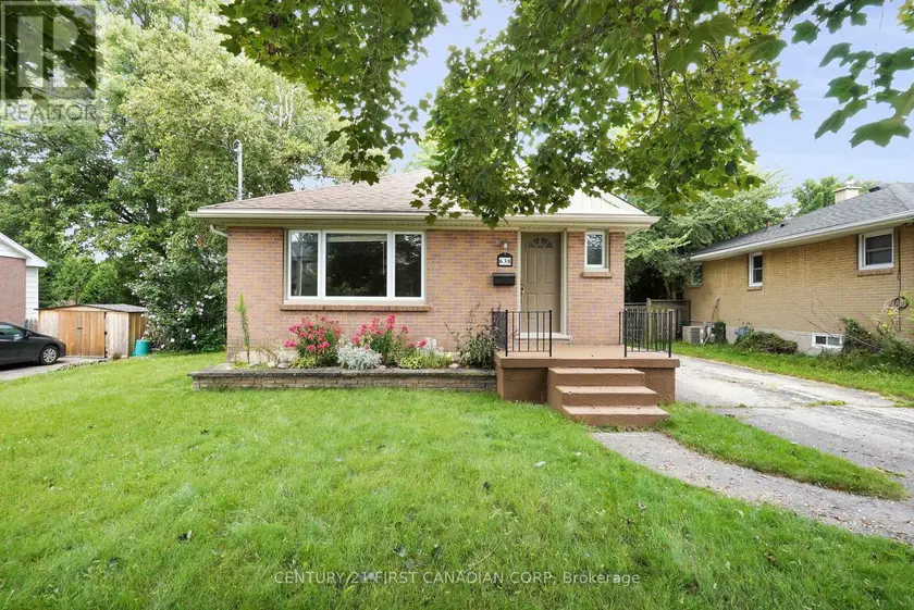 Detached at UPPER LEVEL - 638 TENNENT AVENUE, London North