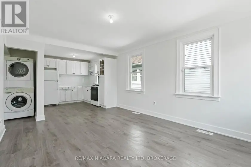 Detached at (MAIN LEVEL) - 9 PRINCE STREET, St. Catharines
