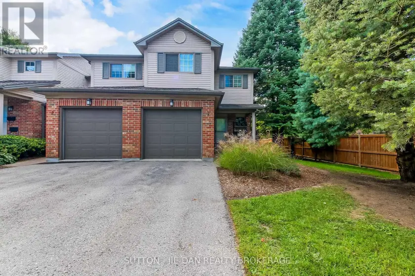 Townhouse at 1 - 505 PROUDFOOT LANE, London North