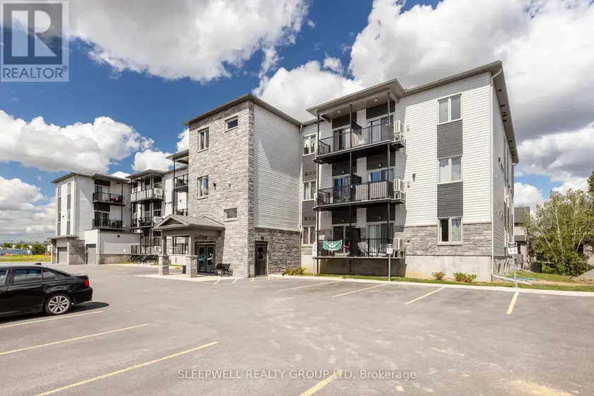 Multiplex at 110 - 975 NORTH RUSSELL ROAD, Russell