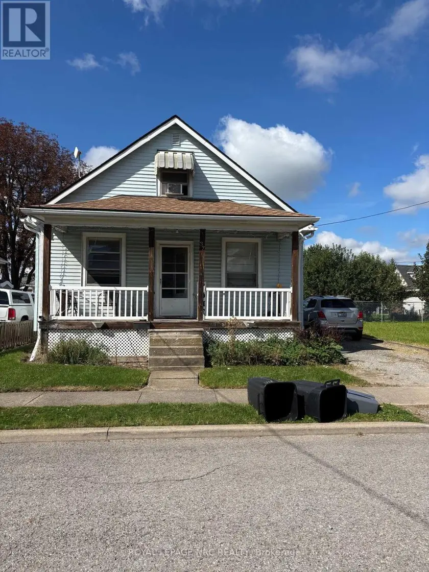 Detached at 37 BATTLE STREET, Thorold