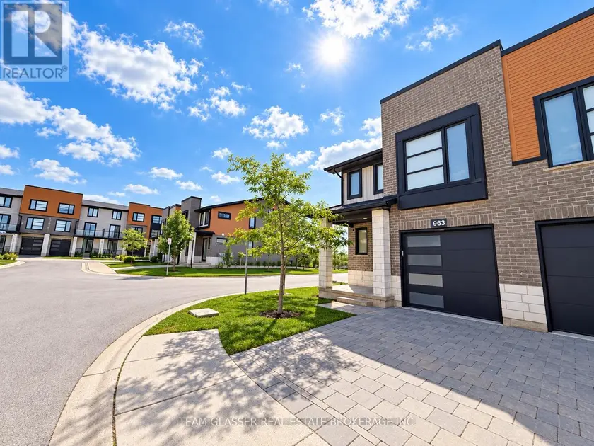 Apartment at 963 - 963 WEST VILLAGE SQUARE, London North
