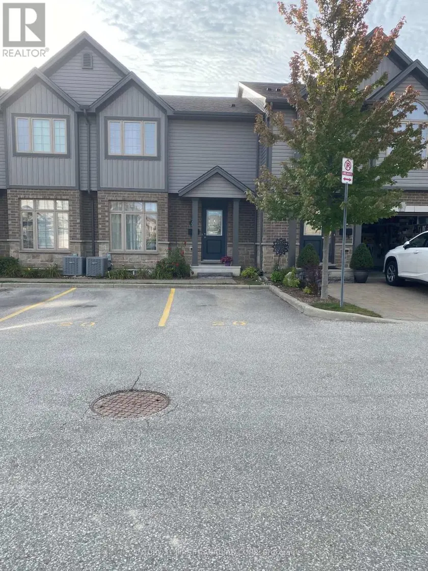 Townhouse at 20 - 3400 CASTLE ROCK PLACE, London South