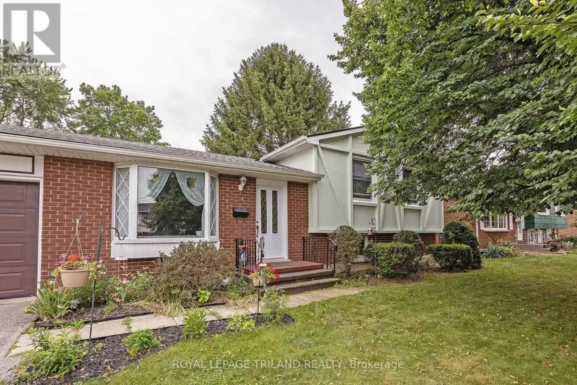 Detached at 15 CONFEDERATION DRIVE, St. Thomas