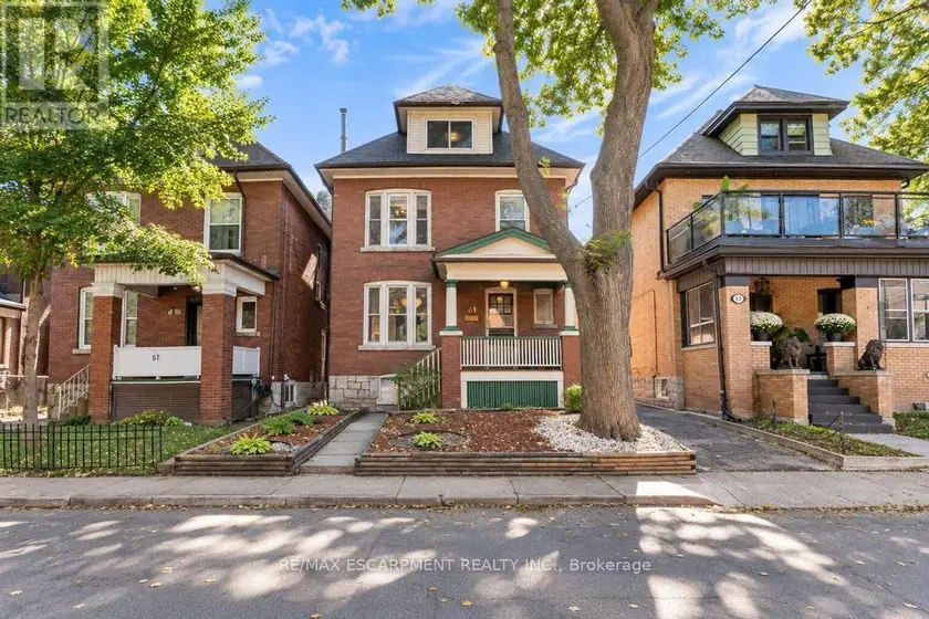 Detached at 61 GARFIELD AVENUE S, Hamilton