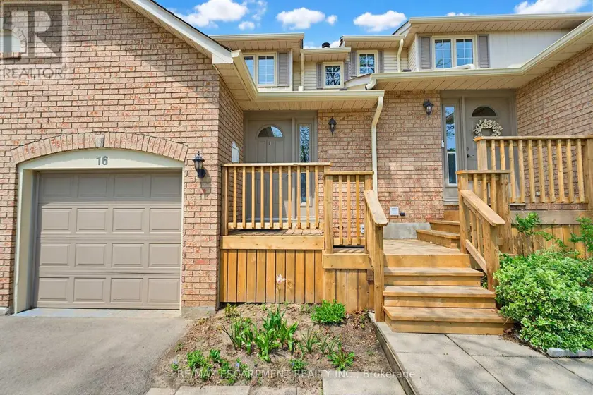 Townhouse at 16 - 79 BRAEHEID AVENUE, Hamilton