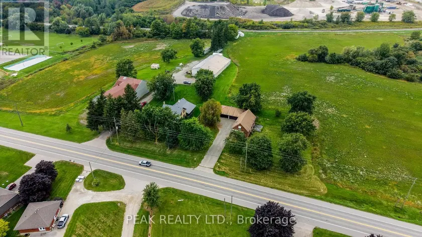 Detached at 2100 Snyders Rd E, Wilmot