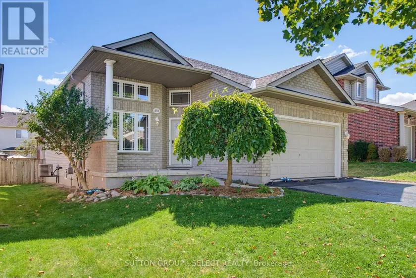 Detached at 858 CRESTHAVEN CRESCENT, London South