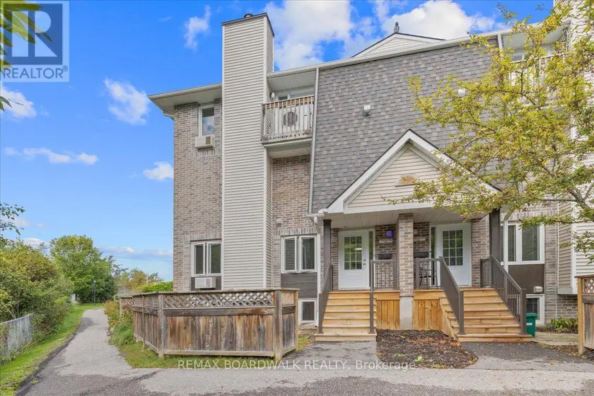 Townhouse at 6 - 7 TIMBERVIEW WAY, Ottawa