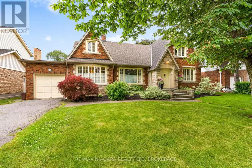 Detached at 97 GLENRIDGE AVENUE, St. Catharines