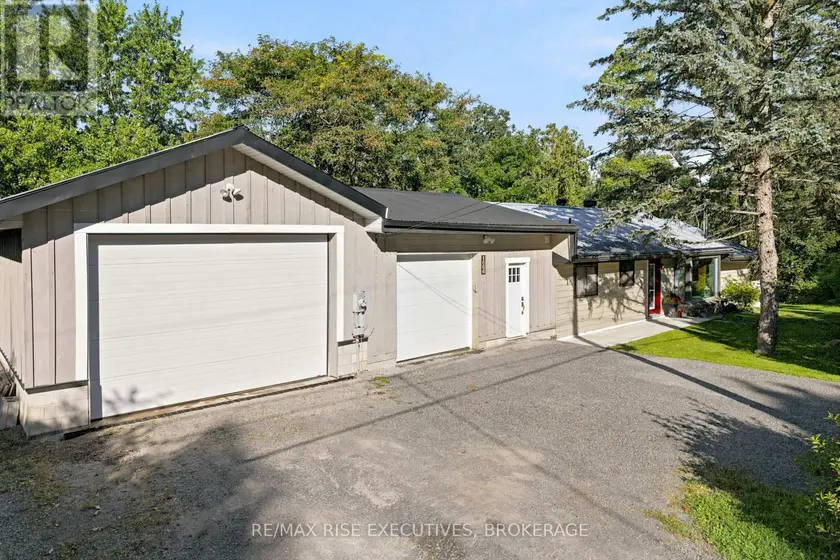Detached at 1664 SHORE ROAD, Kingston