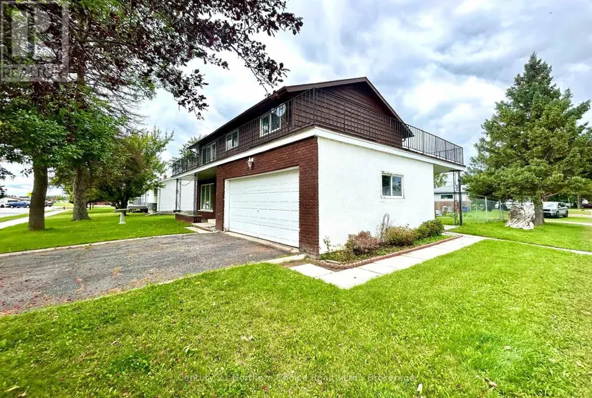 Detached at 750 FIRST STREET WEST STREET, Fort Frances
