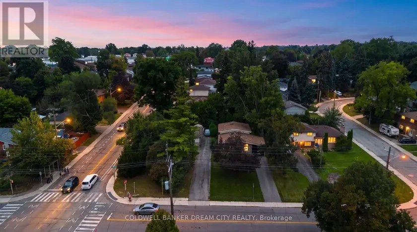 Detached at 355 SANATORIUM ROAD, Hamilton
