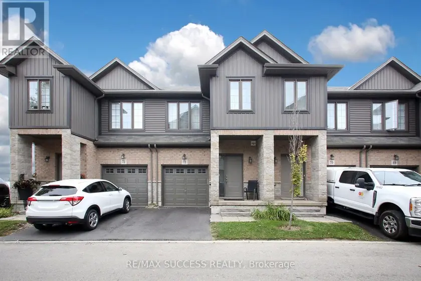 Townhouse at 71 - 377 GLANCASTER ROAD, Hamilton