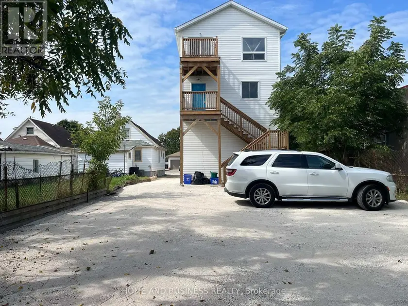 Detached at 1 - 2 PATRICIA STREET, Thorold