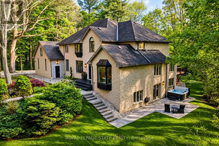 Detached at 18 ELDER CRESCENT, Hamilton