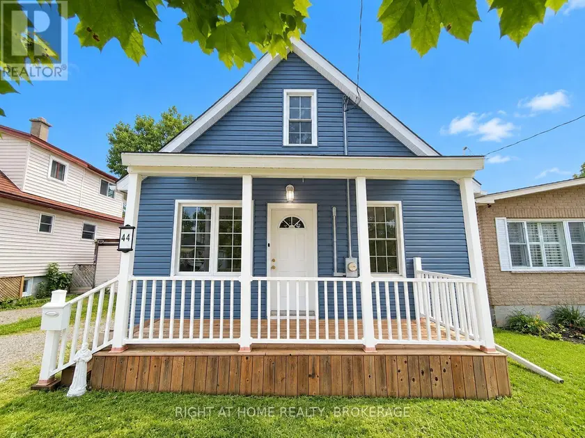Detached at 44 CUMMING STREET, St. Catharines