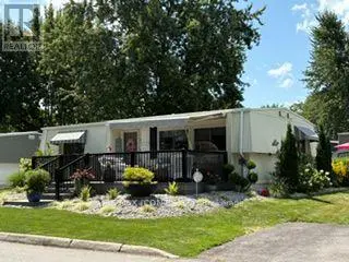 Detached at 100 SHANNON BOULEVARD, South Huron