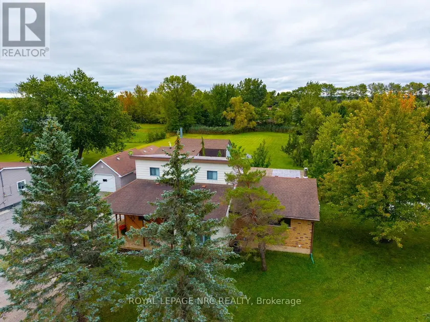 Detached at 647 CHIPPAWA ROAD, Port Colborne