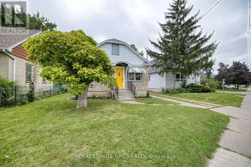 Detached at 301 CARLTON STREET, St. Catharines
