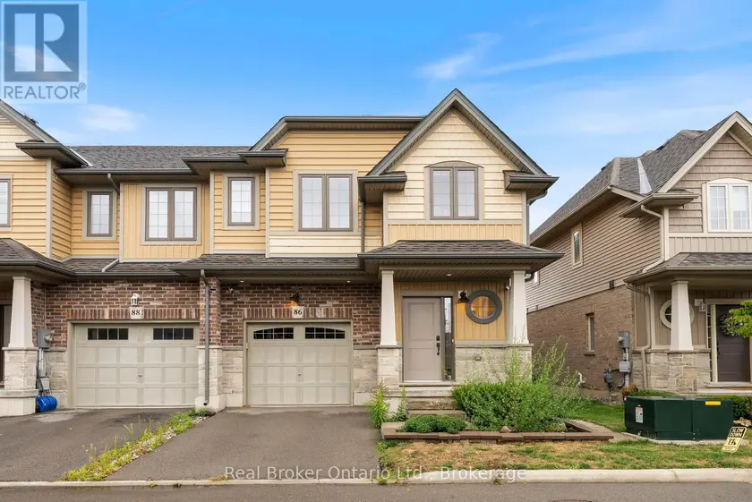 Townhouse at 86 DUNROBIN LANE, Grimsby