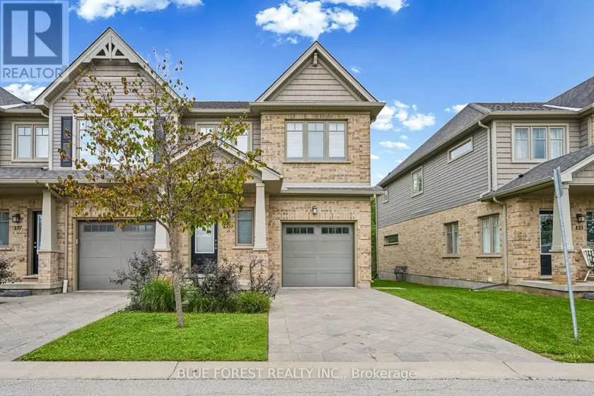 Townhouse at 135 - 1924 CEDARHOLLOW BOULEVARD, London North