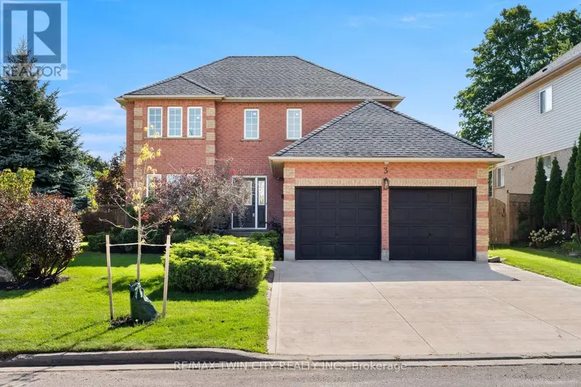 Detached at 3 GREENCROFT COURT, Kitchener