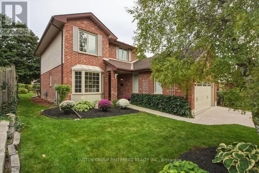 Detached at 668 COUNTRY CLUB DRIVE, London South