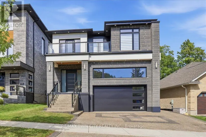 Detached at 320 OTTERBEIN ROAD, Kitchener