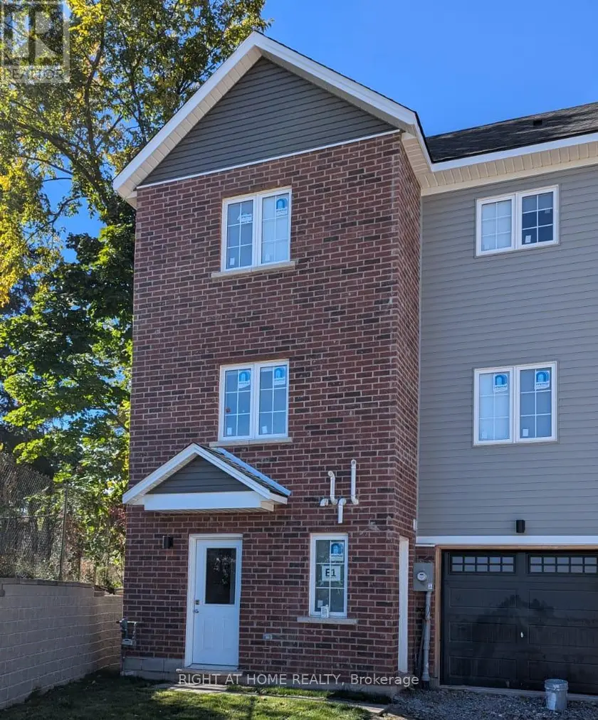 Townhouse at 139 HIGHRIVER TRAIL, Welland