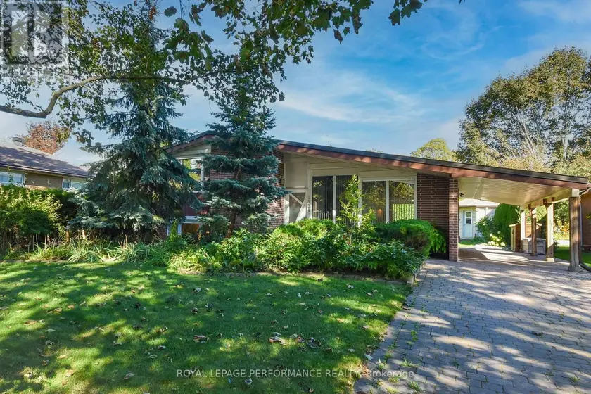 Detached at 1554 CHOMLEY CRESCENT, Ottawa