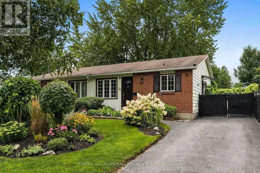 Semi-Detached/Link at 35 BALLANTRAE WAY, Ottawa
