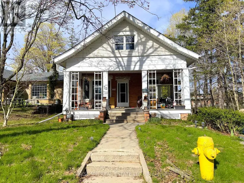 Detached at 15 HUMBERSTONE AVENUE, Brantford