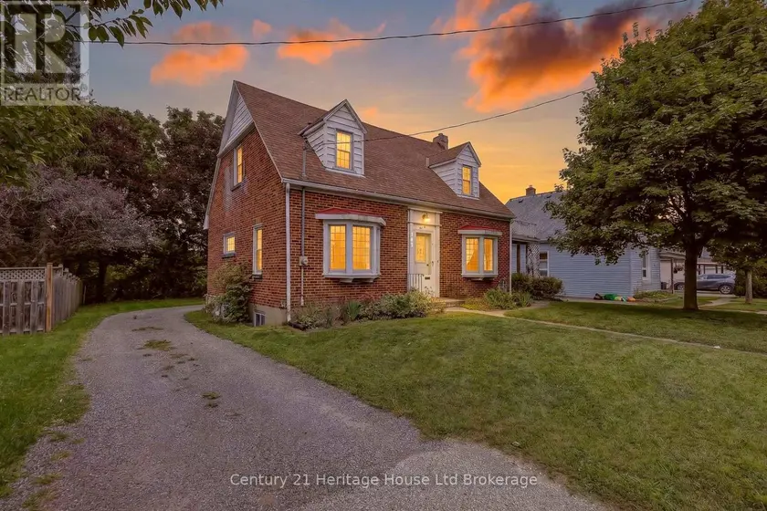 Detached at 143 CHARLES STREET E, Ingersoll