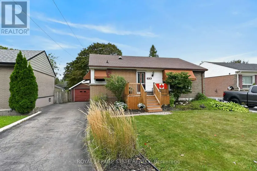 Detached at 390 EAST 37TH STREET, Hamilton
