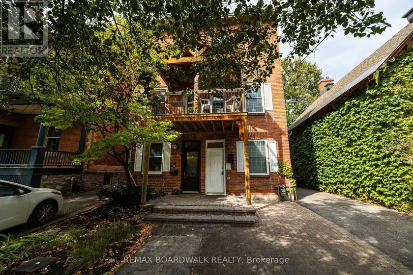Semi-Detached/Link at 239 WILBROD STREET, Ottawa