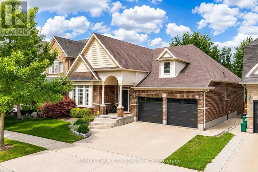 Detached at 213 EDGEWATER CRESCENT, Kitchener