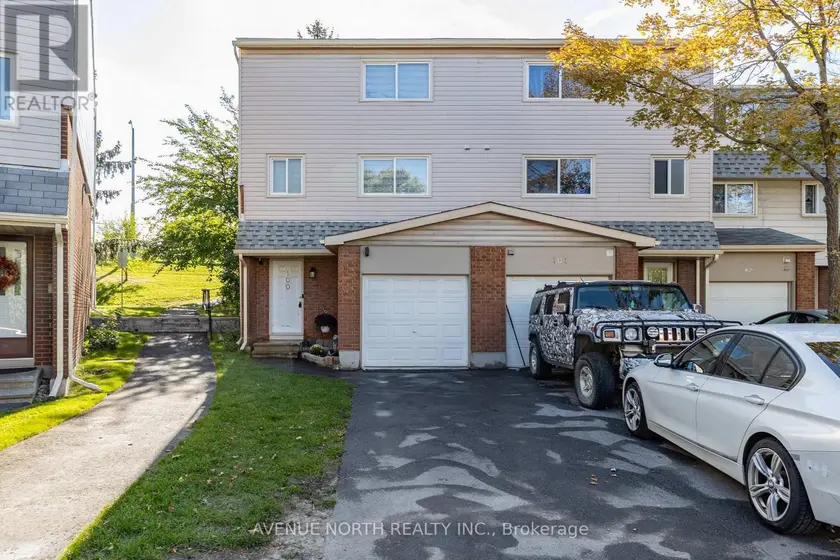 Townhouse at 100 - 2415 SOUTHVALE CRESCENT, Ottawa