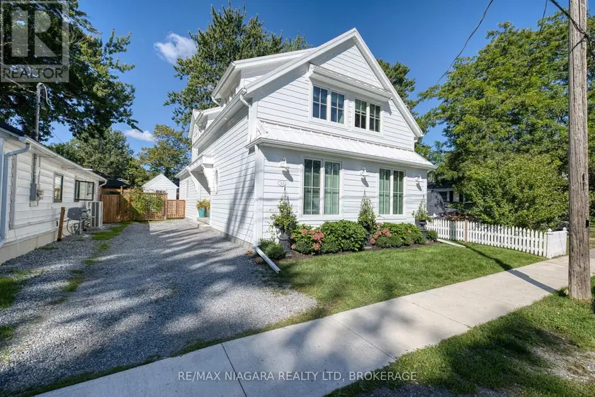 Detached at 313 BEECHWOOD AVENUE W, Fort Erie