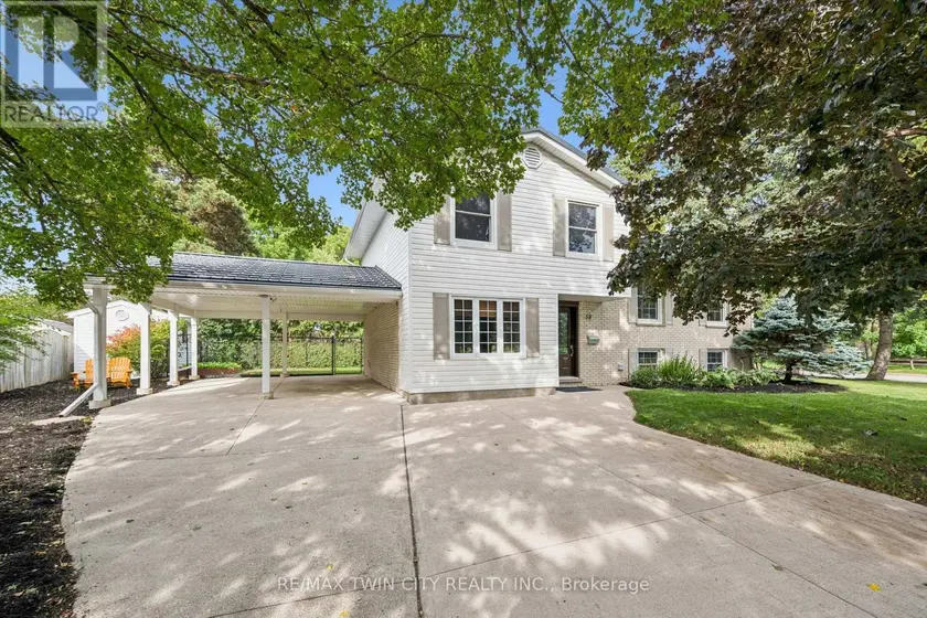 Detached at 58 BRADLEY DRIVE, Kitchener
