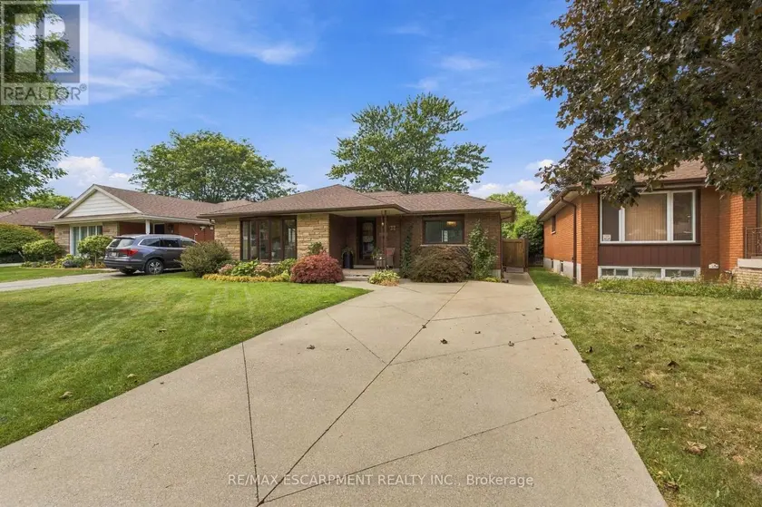 Detached at 22 SYCAMORE STREET, Hamilton