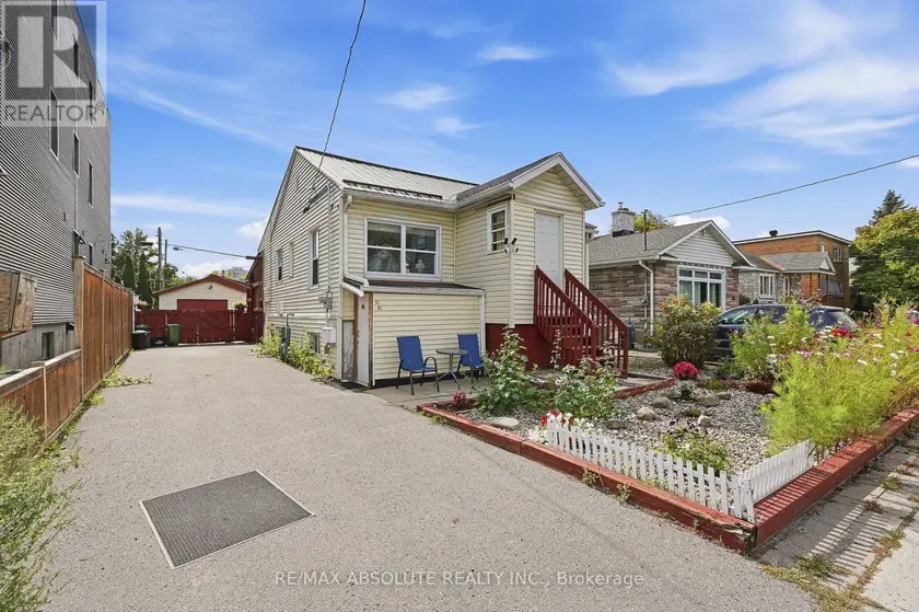 Detached at 92 JOLLIET AVENUE, Ottawa