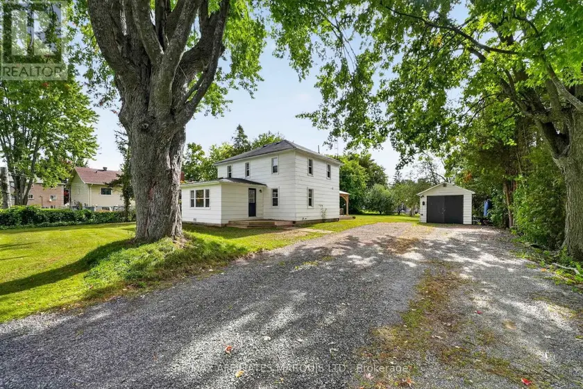 Detached at 15904 MANNING ROAD, South Stormont